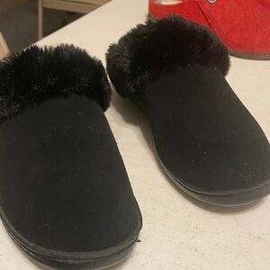 Cozy Black Faux Fur Women's Slippers
